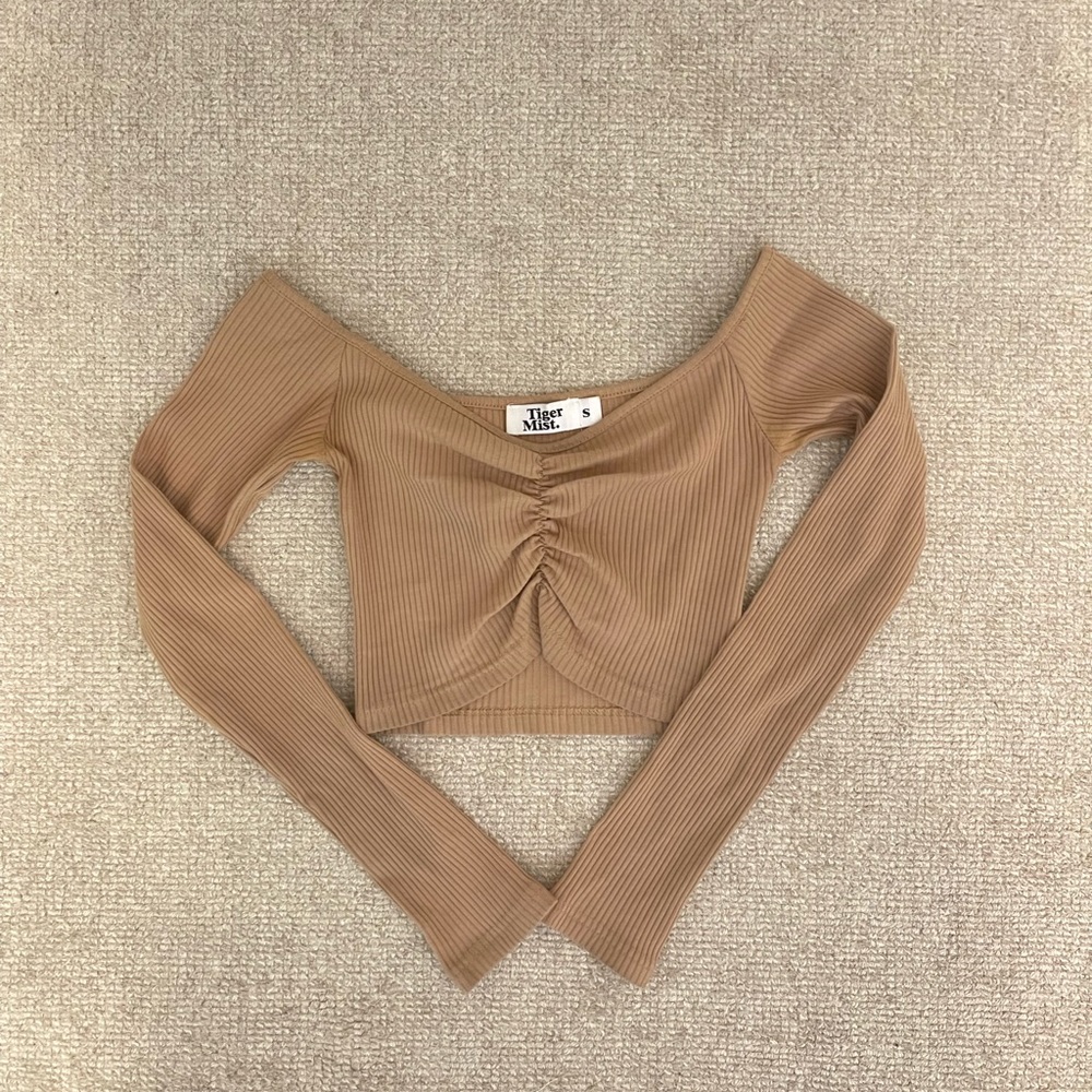 RUCHED LONG SLEEVE